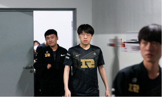 展的对比分 展的对比分