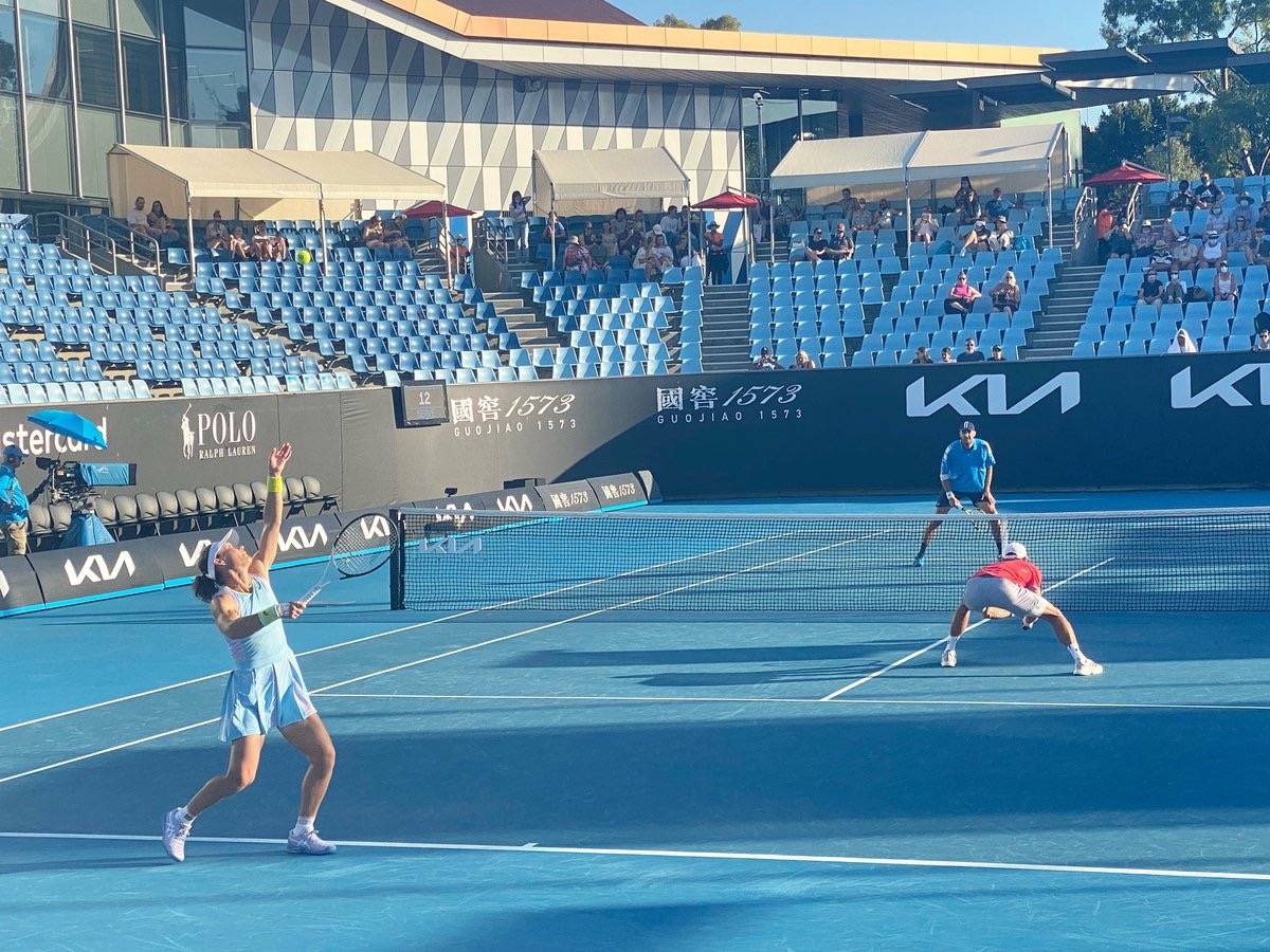 回球出界 回球出界